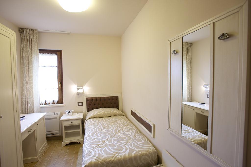Relais Villa Giulia Bastia Umbra Zimmer foto